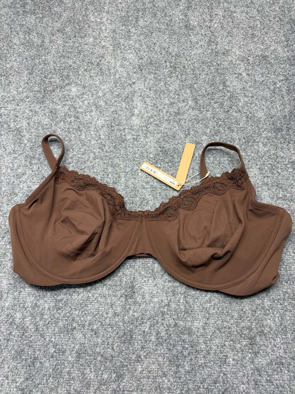 SKIMS Fits Everybody Lace Underwire Bra in Cocoa Size 46DD brand new with tags - Picture 1 of 9